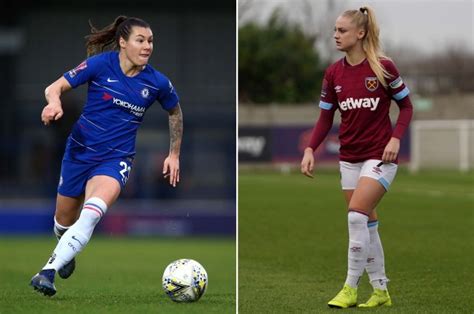 Female football stars are lovers who play for bitter rivals Chelsea。